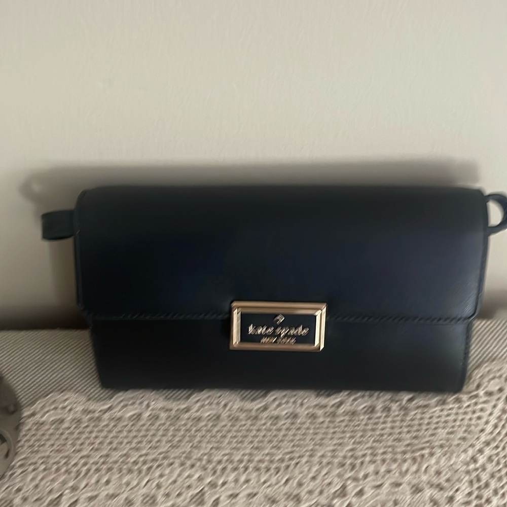 NWOT-Reegan Crossbody - Picture 3 of 5